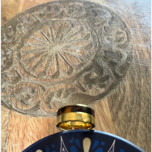 Michael Kors 2 tone band ring size 8 - Picture 7 of 8